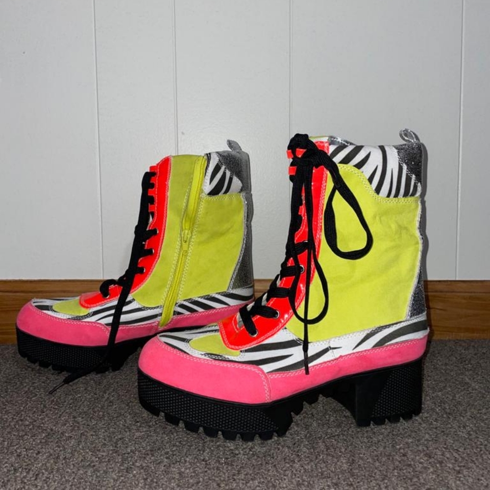 Combat boots size 8 ½